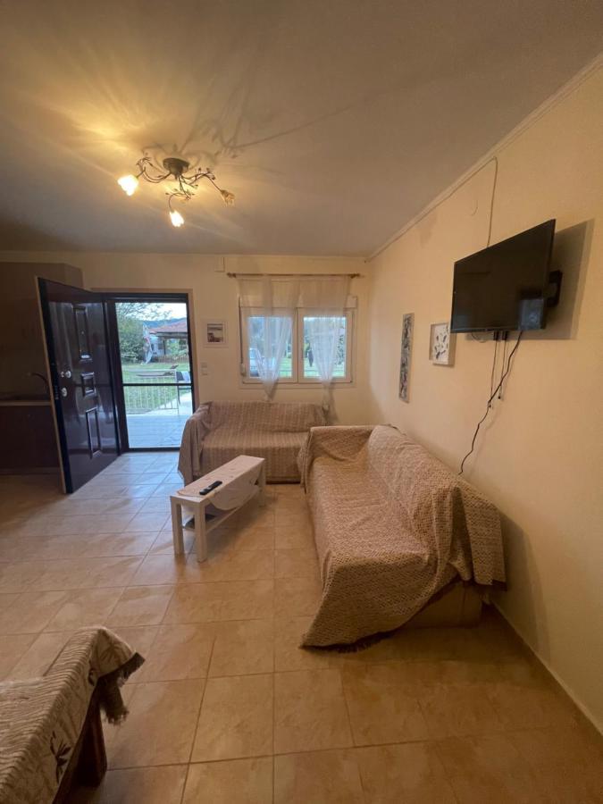 Ferienwohnung Ευχάριστο Εξοχικό Σπίτι Με Barbeque Skála Foúrkas Exterior foto
